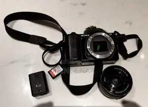 Sony Zv-E10 Mirrorless Camera With 16-50mm F/3.5-5.6 Li Lens