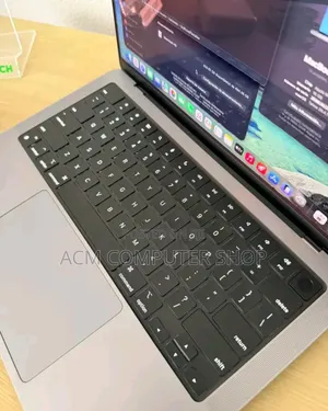 New Laptop Apple MacBook Pro M1 16GB Apple M1 Pro SSHD (Hybrid) 512GB