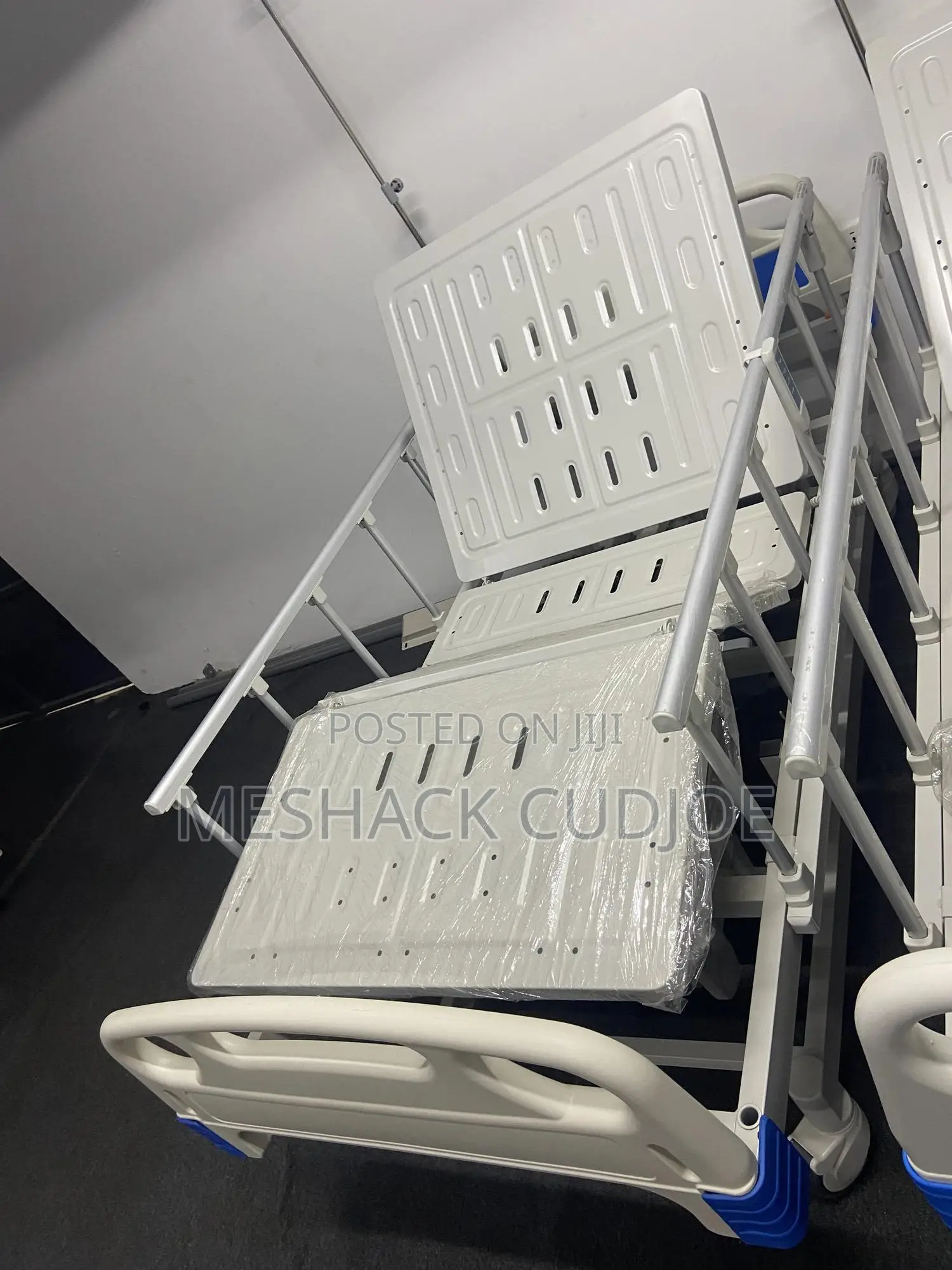 2 Crank Manual Hospital Bed – Adjustable Medical Bed
