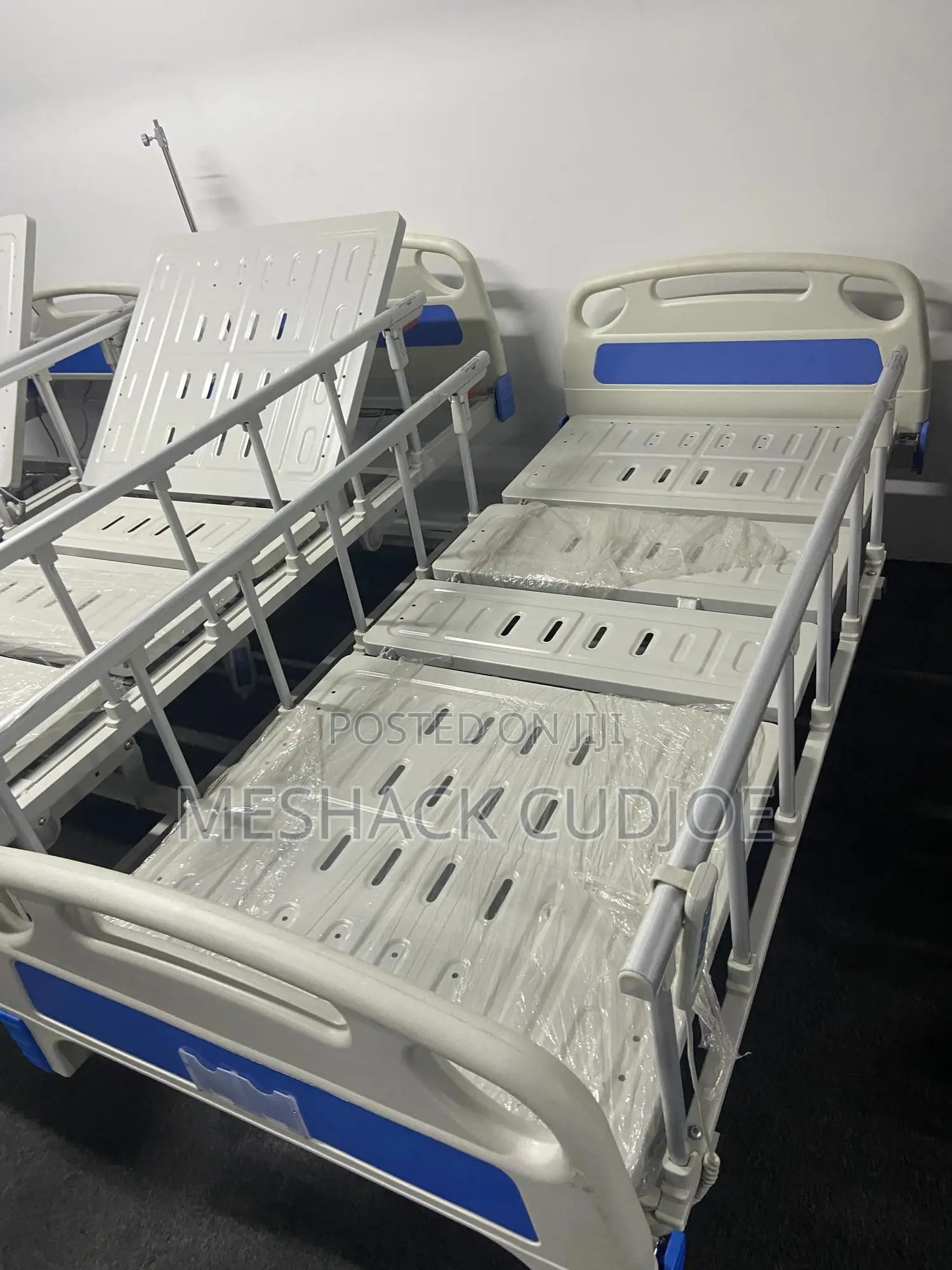 2 Crank Manual Hospital Bed – Adjustable Medical Bed
