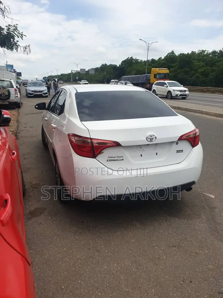 Toyota Corolla 2019 White