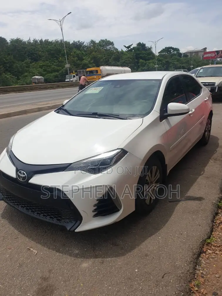 Toyota Corolla 2019 White