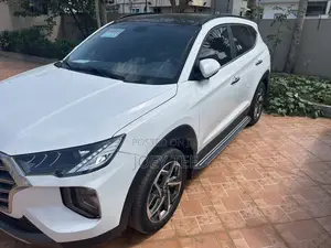 Hyundai Tucson Sport AWD 2019 White