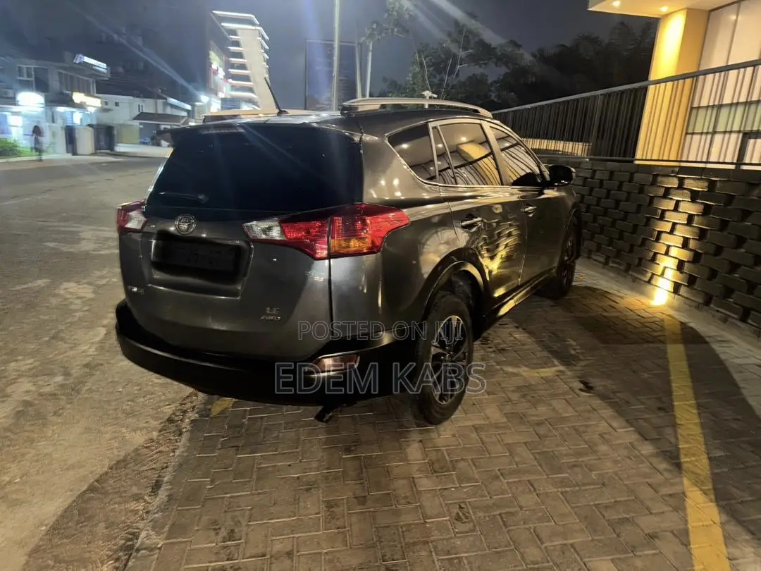 Toyota RAV4 LE 4dr SUV AWD (2.5L 4cyl 6A) 2015 Gray