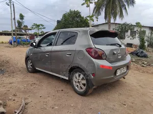 Mitsubishi Mirage ES 4dr Hatchback (1.2L 3cyl CVT) 2015 Gray