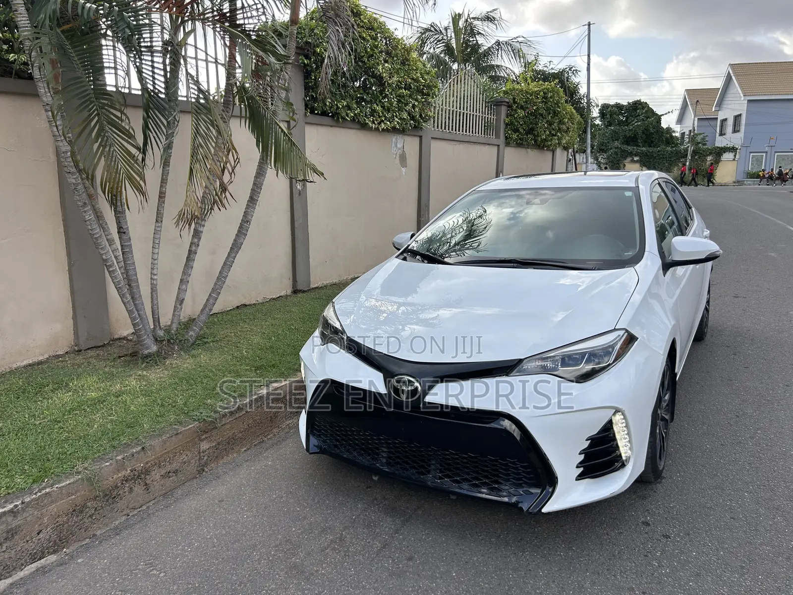 Toyota Corolla XSE 4dr Sedan (1.8L 4cyl CVT) 2017 White