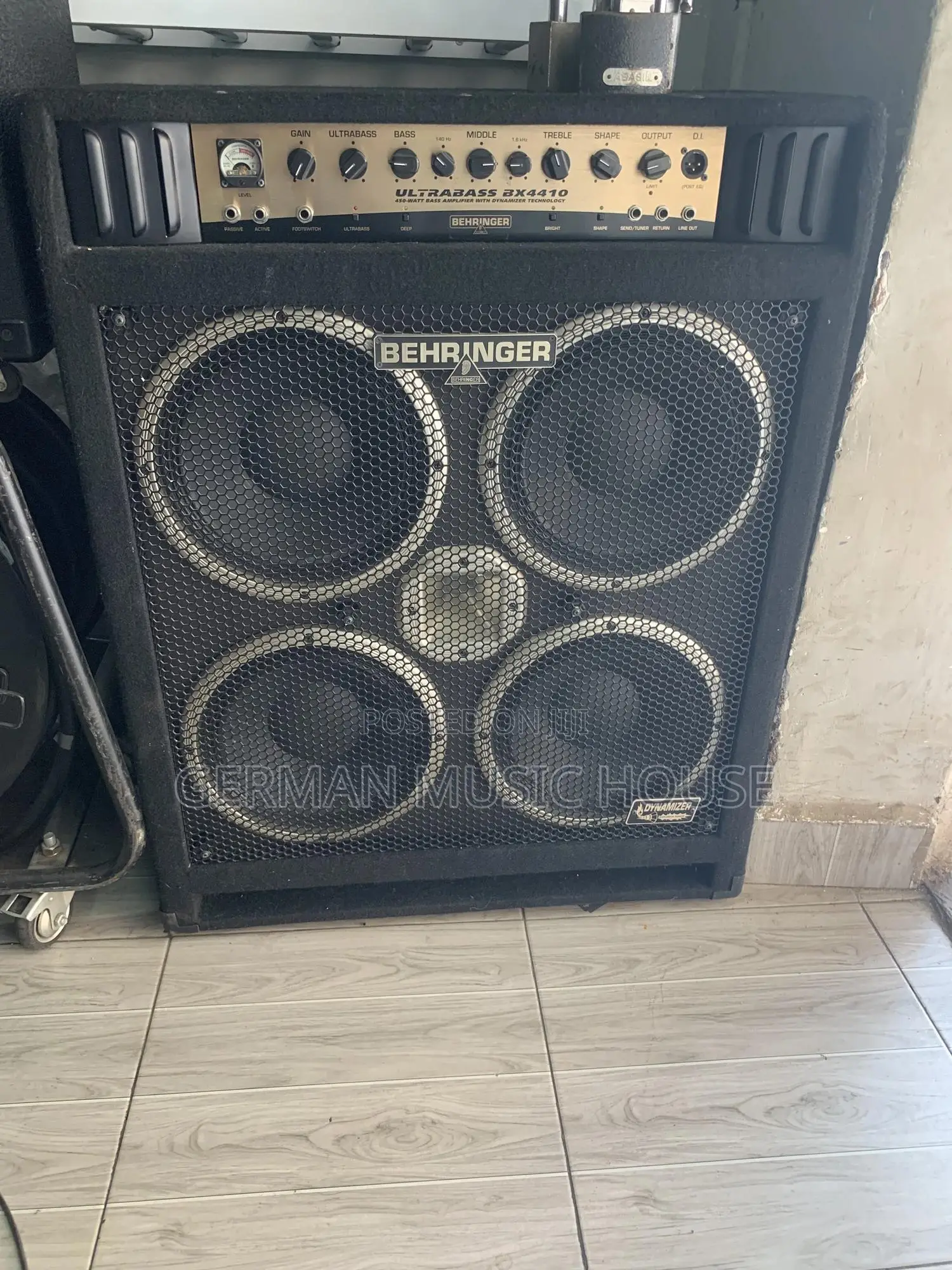 Behringer Bass Combo