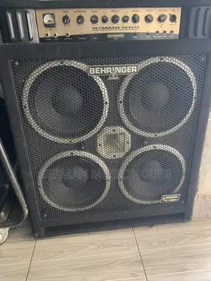 Behringer Bass Combo
