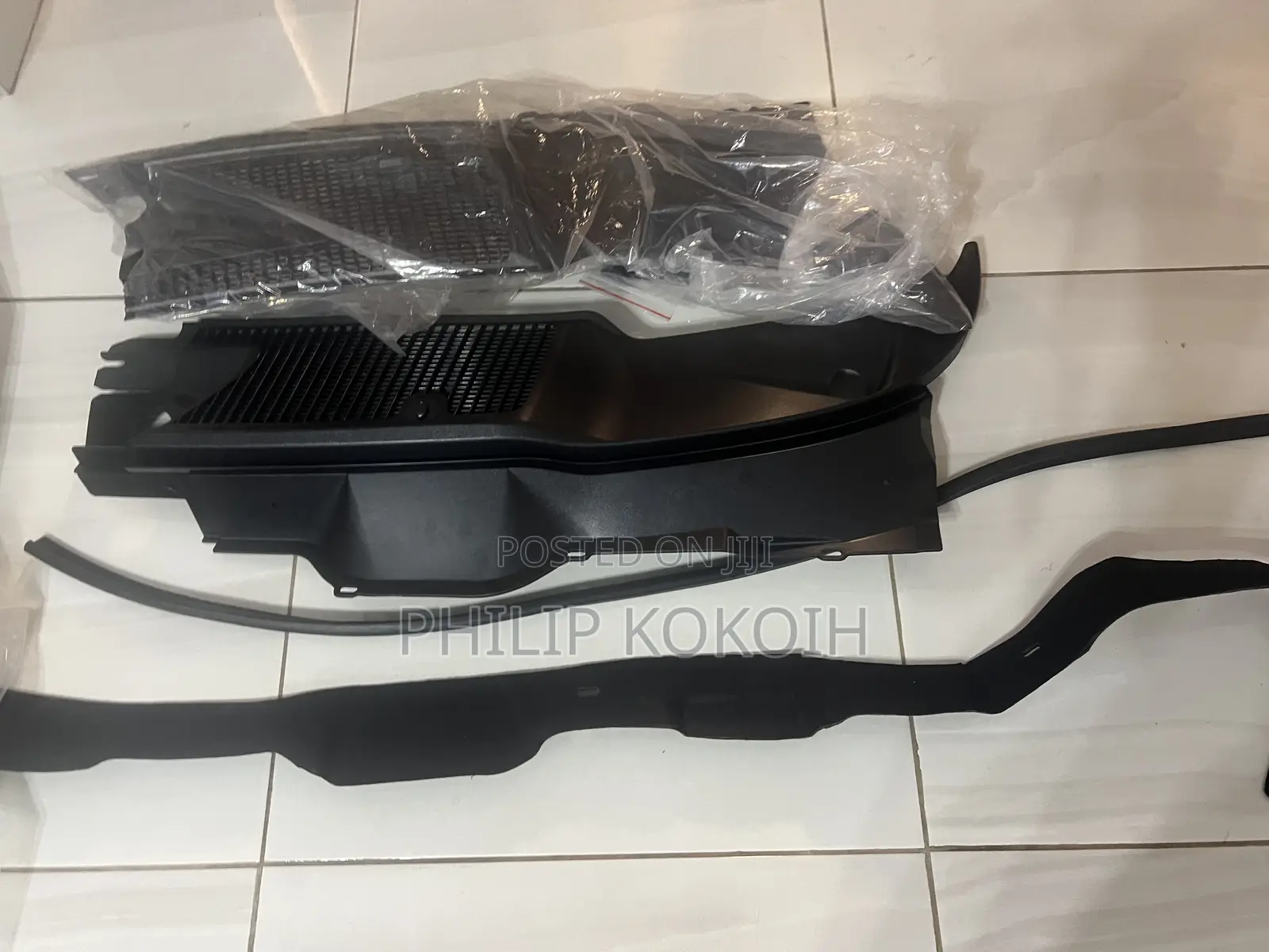 Windshield Wiper Cowl Panel Grille