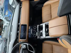 Land Rover Range Rover Velar 2024 Black