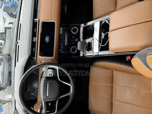 Land Rover Range Rover Velar 2024 Black