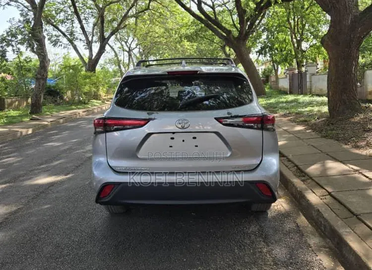 Toyota Highlander XSE 2022 Silver