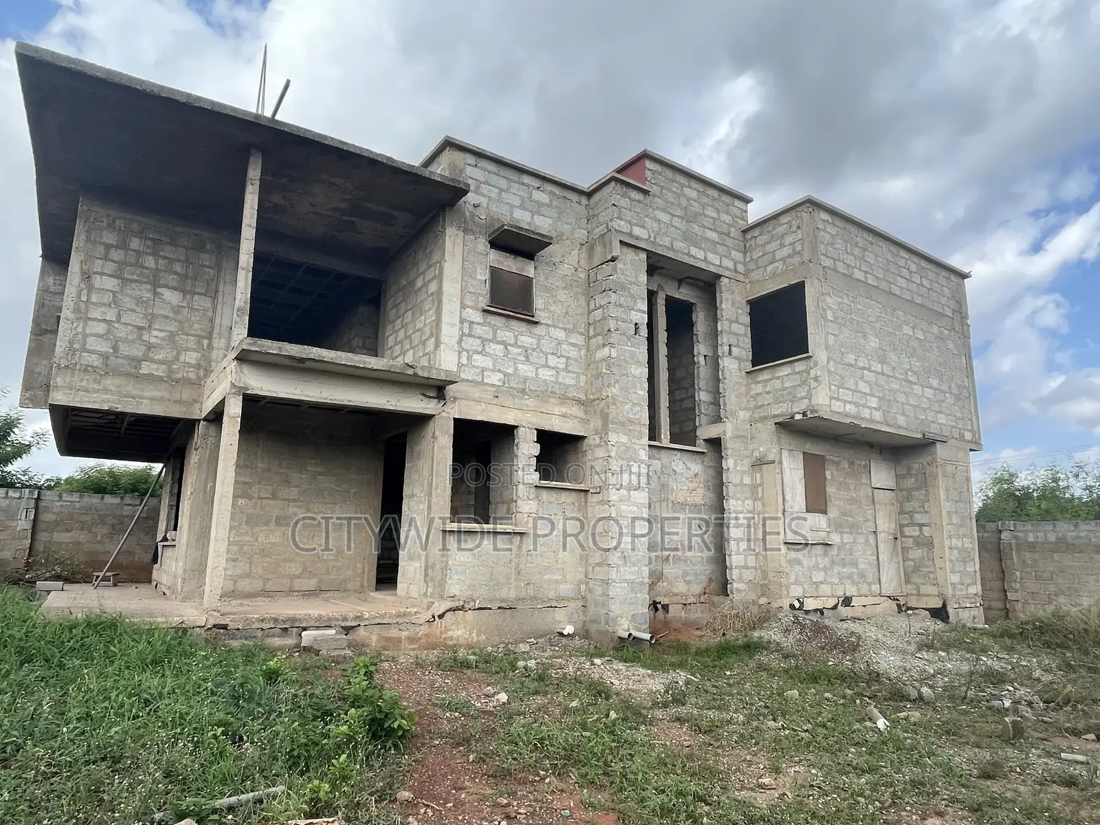 3bdrm House in Pantang, Oyarifa Mall Area for Sale