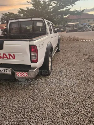 Nissan Hardbody 2019 White