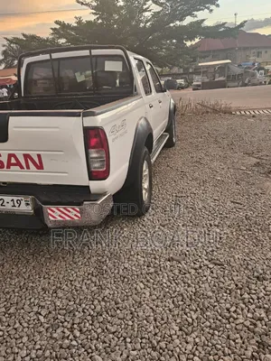 Nissan Hardbody 2019 White