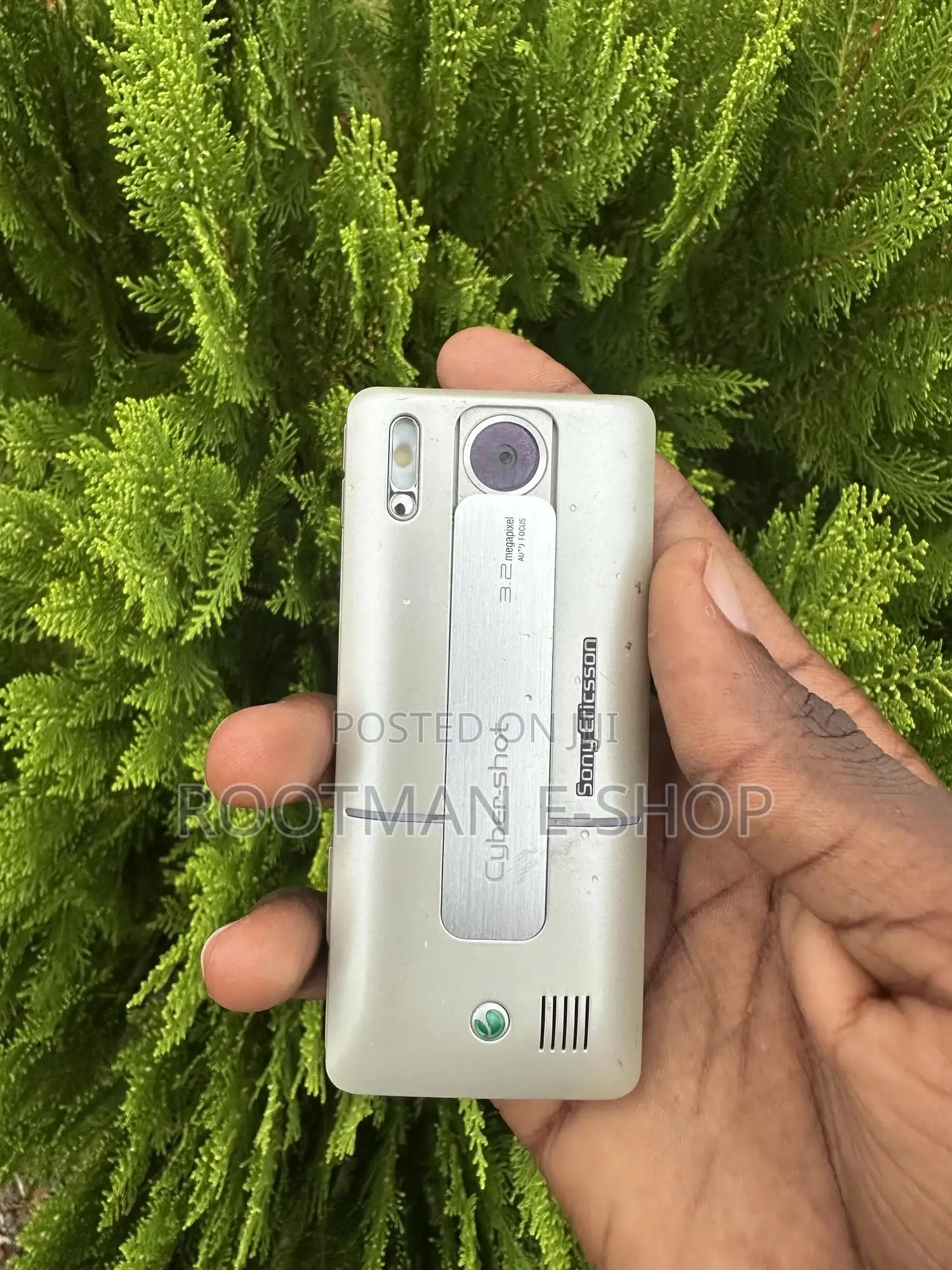 Sony Ericsson K770 Gold