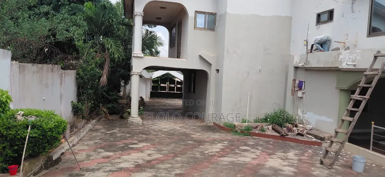 Furnished 6bdrm House in Ga South Municipal for sale