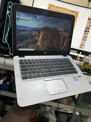 Laptop HP EliteBook 820 G4 8GB Intel Core i5 SSD 128GB