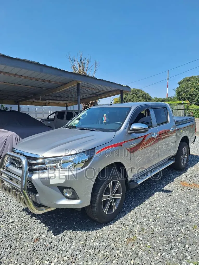Toyota Hilux 2020 Silver