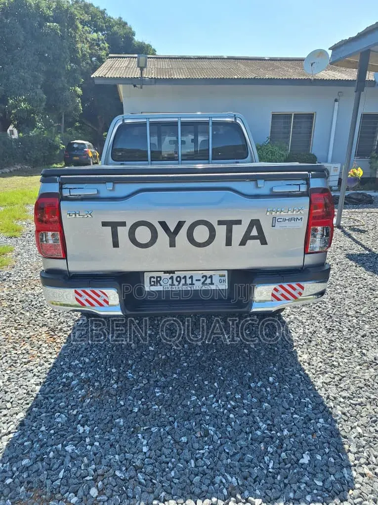 Toyota Hilux 2020 Silver