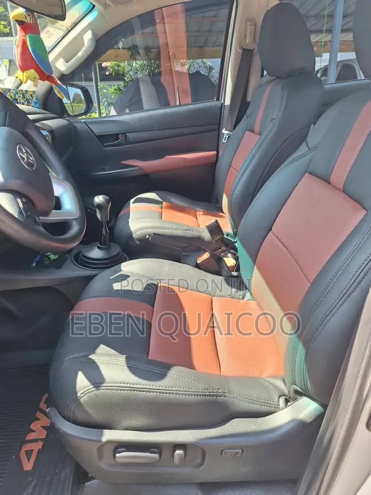 Toyota Hilux 2020 Silver