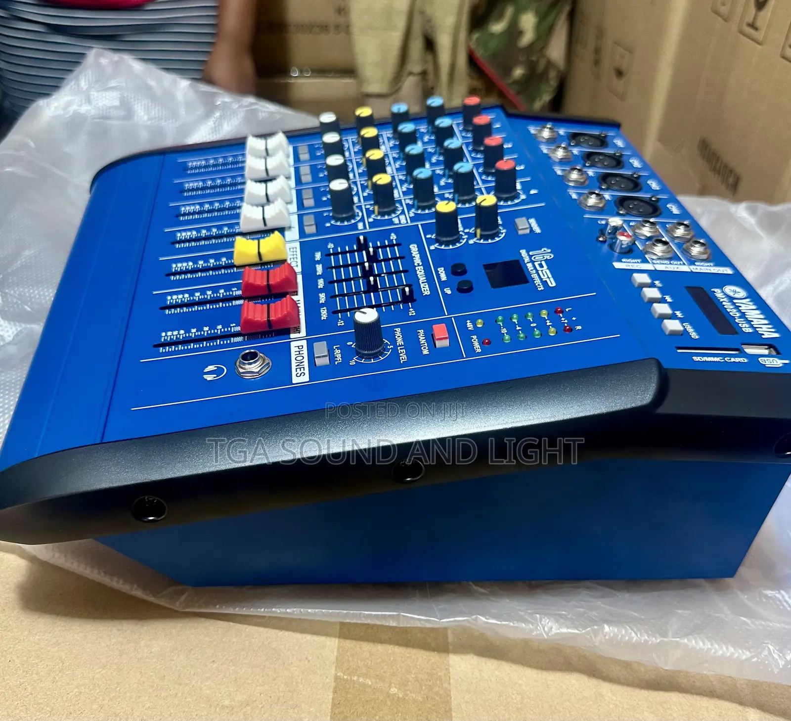 Yamaha Pmx402d-Usb 4 Channels Powered Mixer