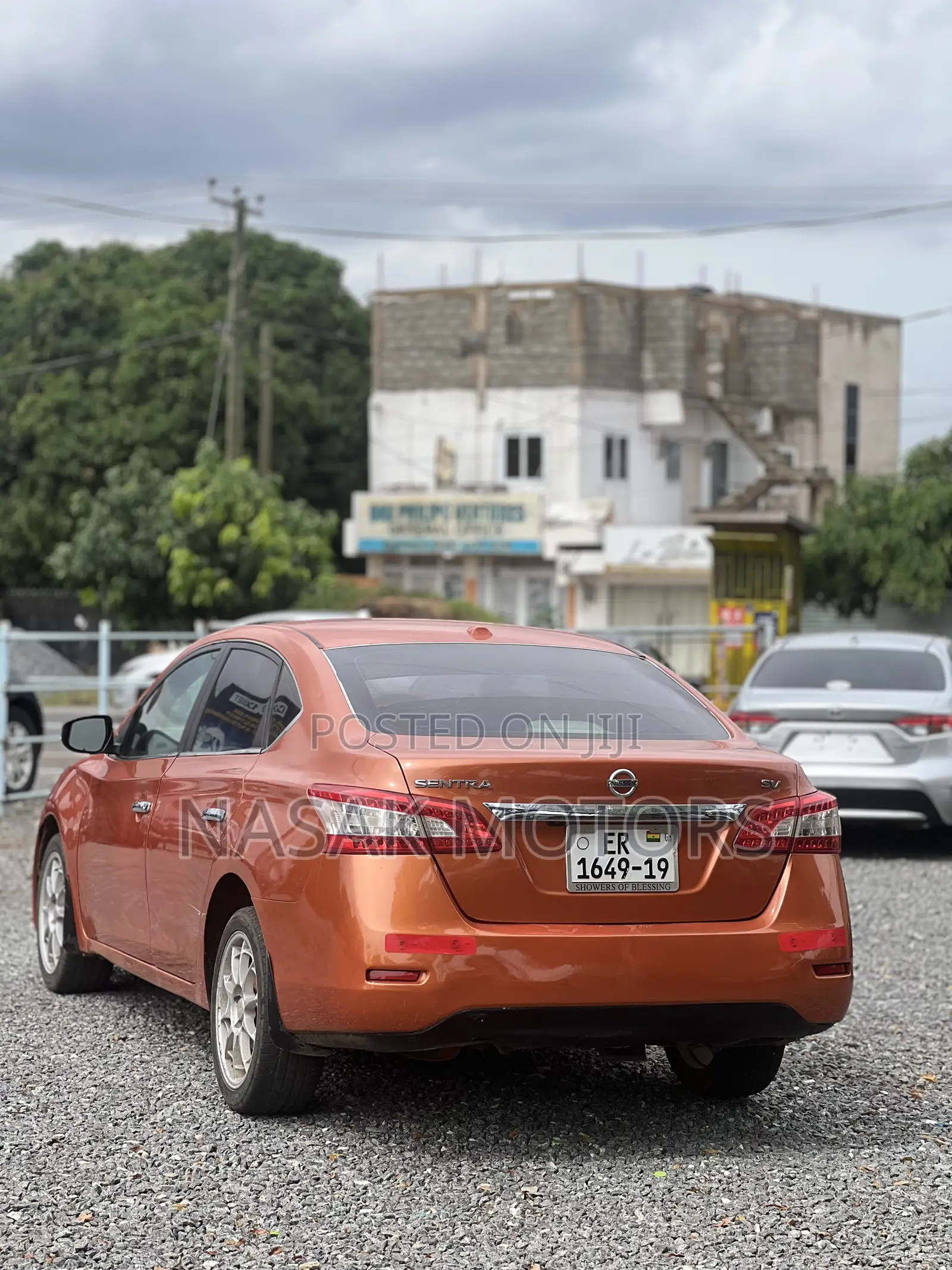 Nissan Sentra SV 4dr Sedan (1.8L 4cyl CVT) 2015 Orange