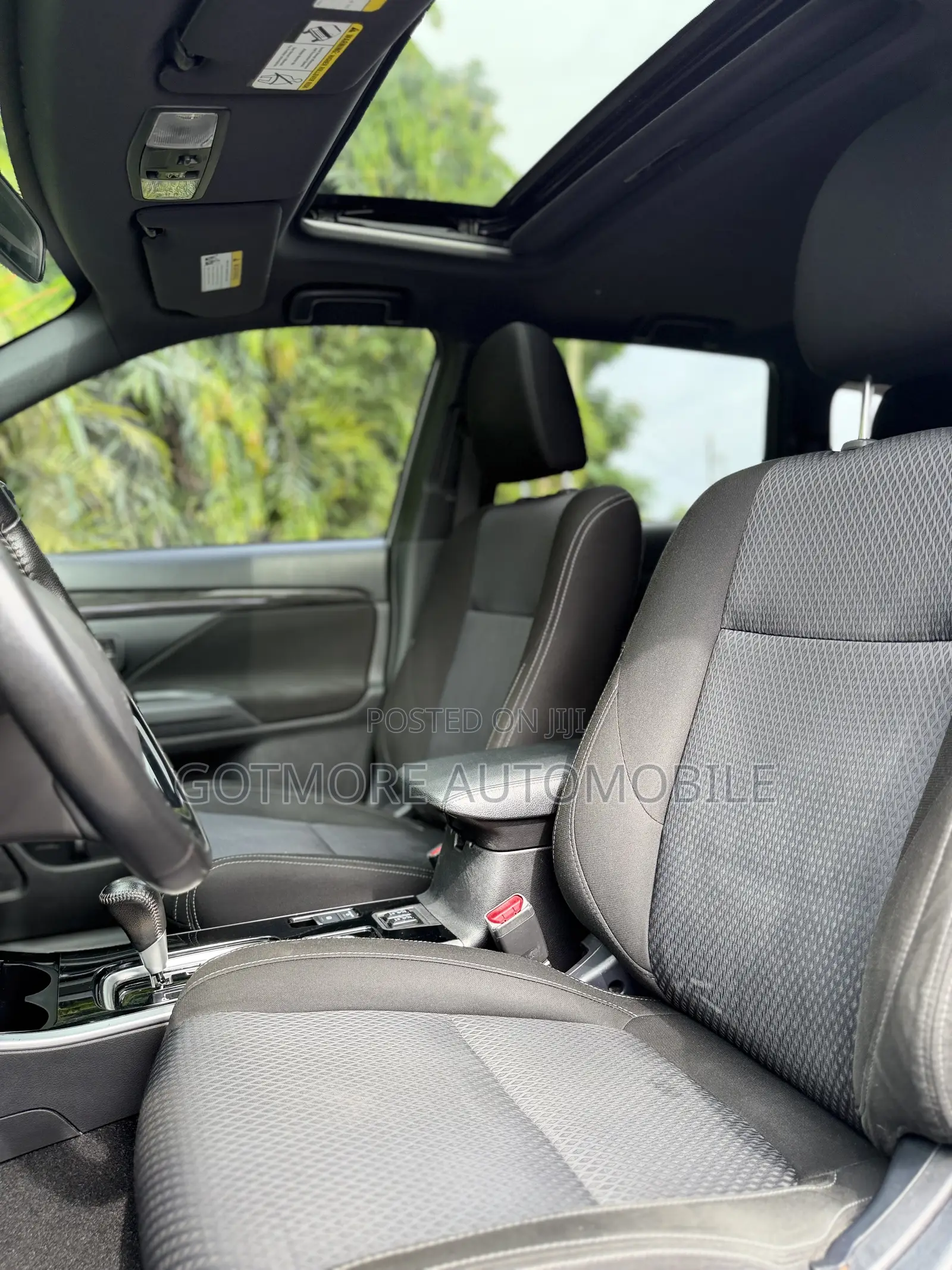 Mitsubishi Outlander SE FWD 2018 Gray