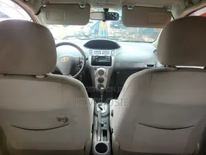 Toyota Vitz 2007 Red