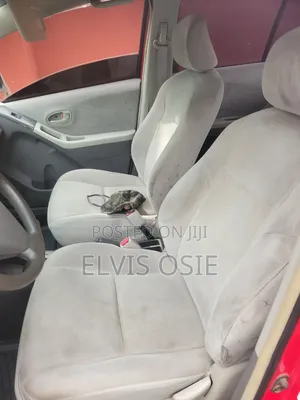 Toyota Vitz 2007 Red
