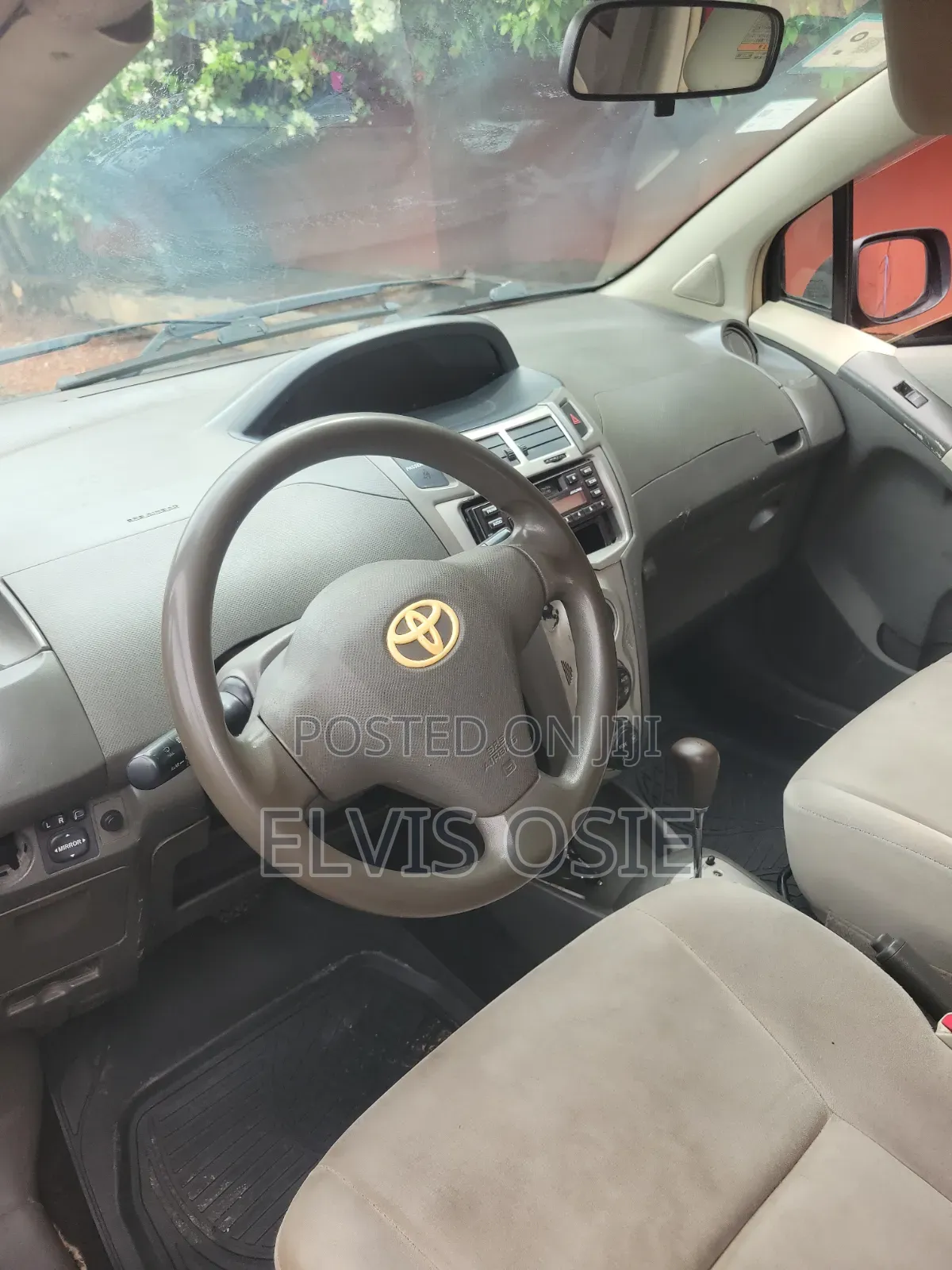 Toyota Vitz 2007 Red