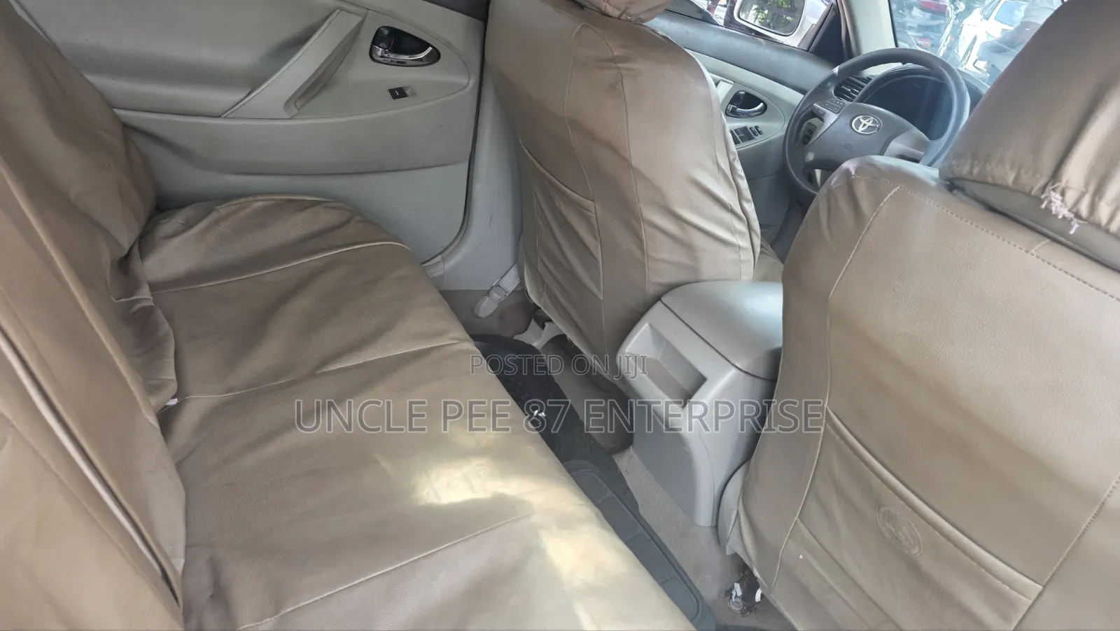 Toyota Camry LE 4dr Sedan (2.5L 4cyl 6AM) 2010 White