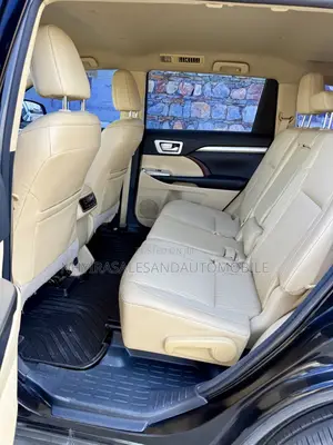 Toyota Highlander LE 4x2 (2.7L 4cyl 6A) 2017 Black