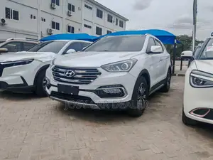Hyundai Santa Fe SE FWD 2017 White