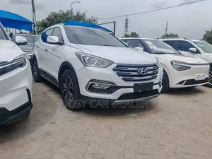 Hyundai Santa Fe SE FWD 2017 White