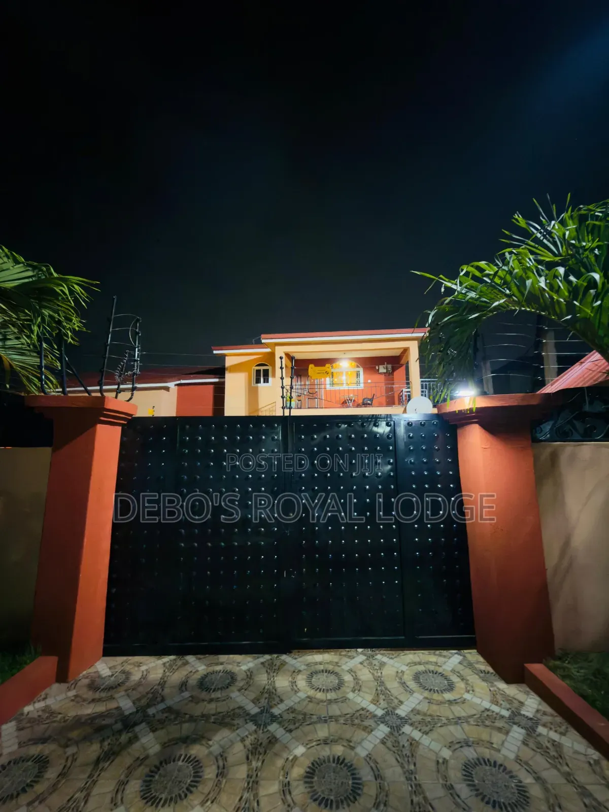 Debo's Royal Lodge