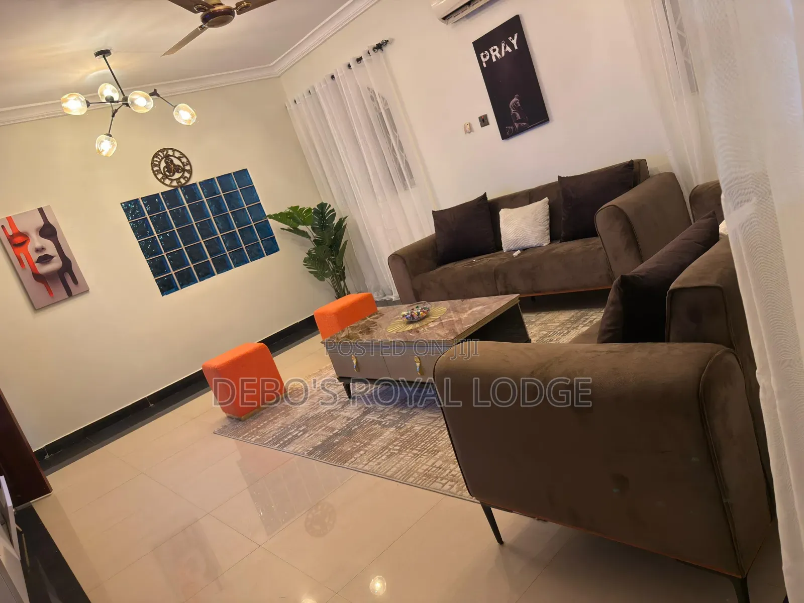 Debo's Royal Lodge