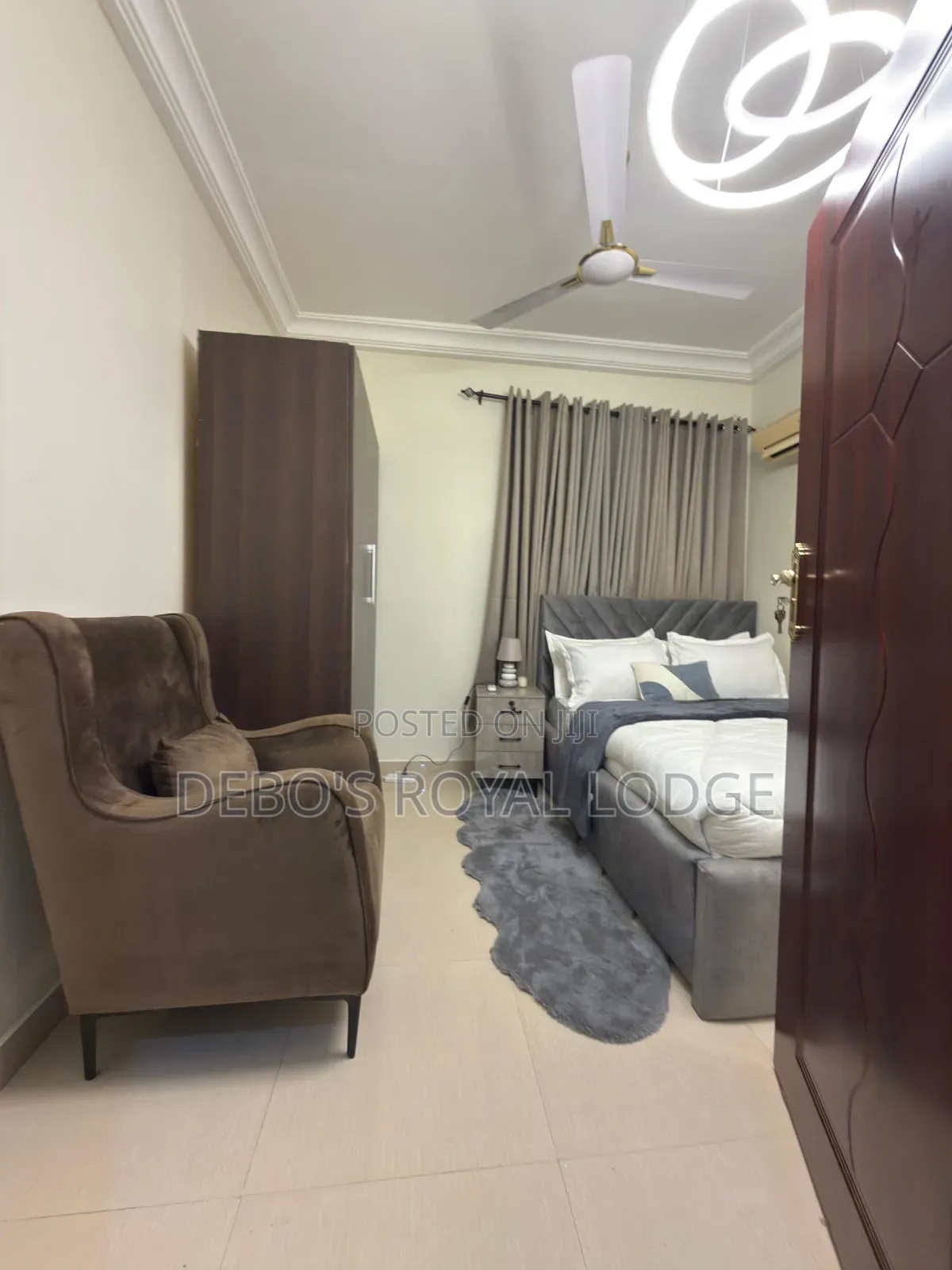 Debo's Royal Lodge