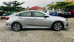 Honda Civic 2019 Silver