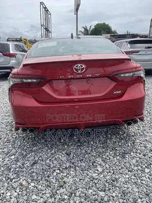 Toyota Camry XSE 2021 Red