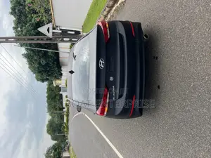 Hyundai Elantra Limited 2018 Black