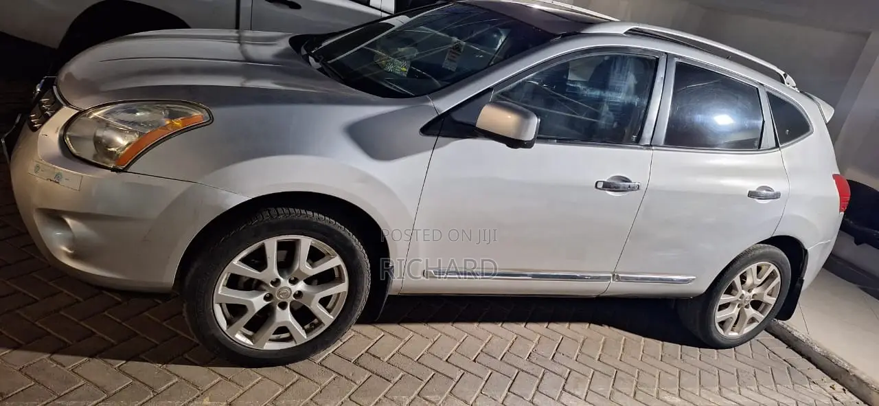 Nissan Rogue SV 2013 Silver