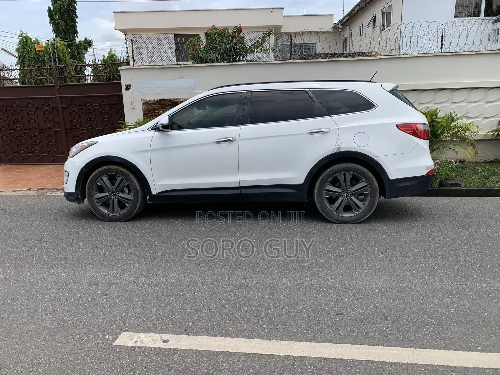 Hyundai Santa Fe 2013 White