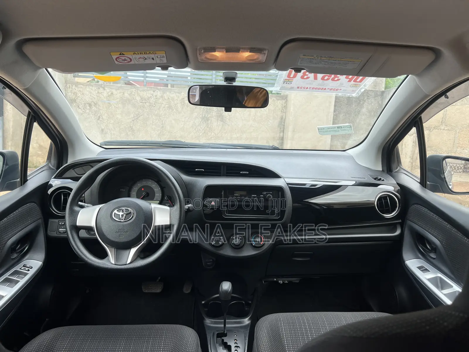 Toyota Vitz 1.0 FWD 5dr 2015 Silver