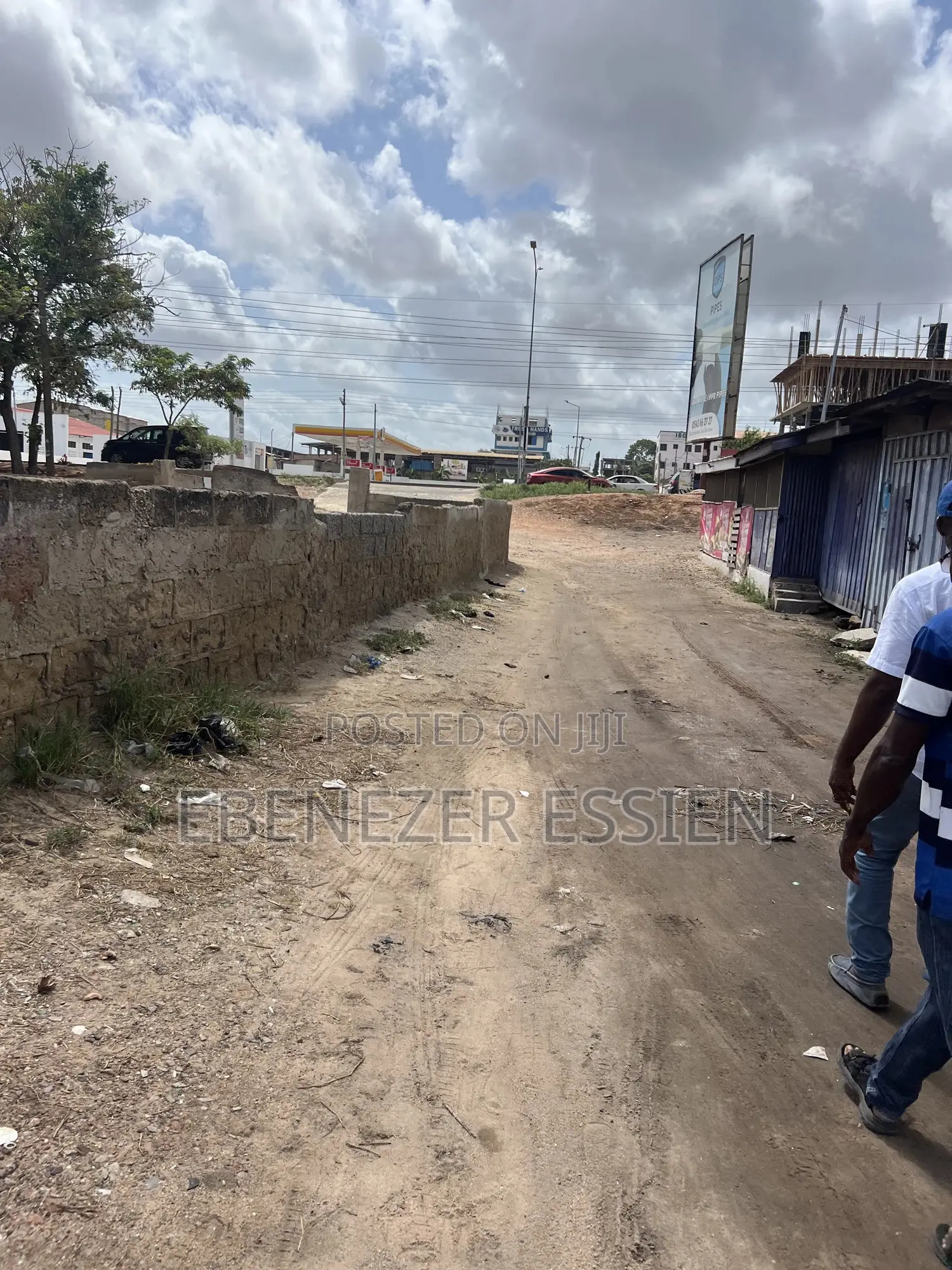 Roadside Title Land at Sakaman Junction for Sale