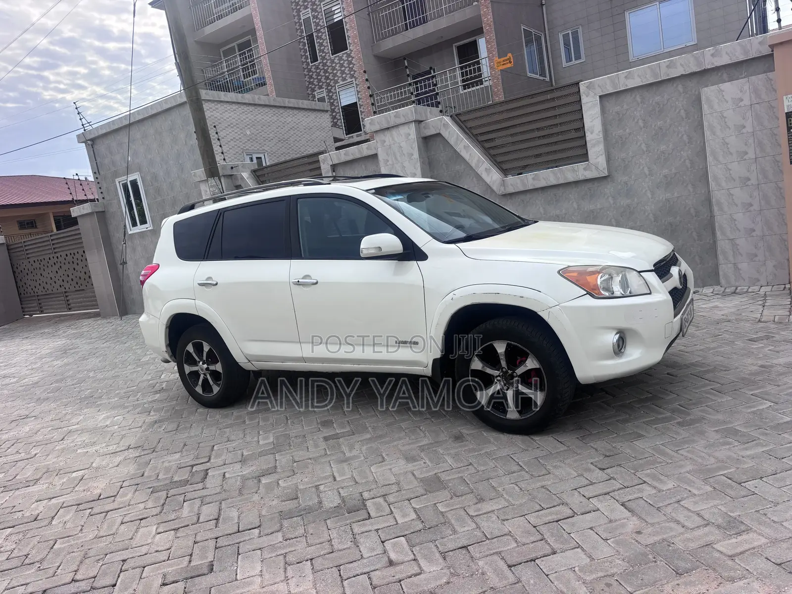 Toyota RAV4 2010 White