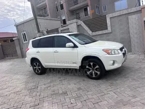 Toyota RAV4 2010 White