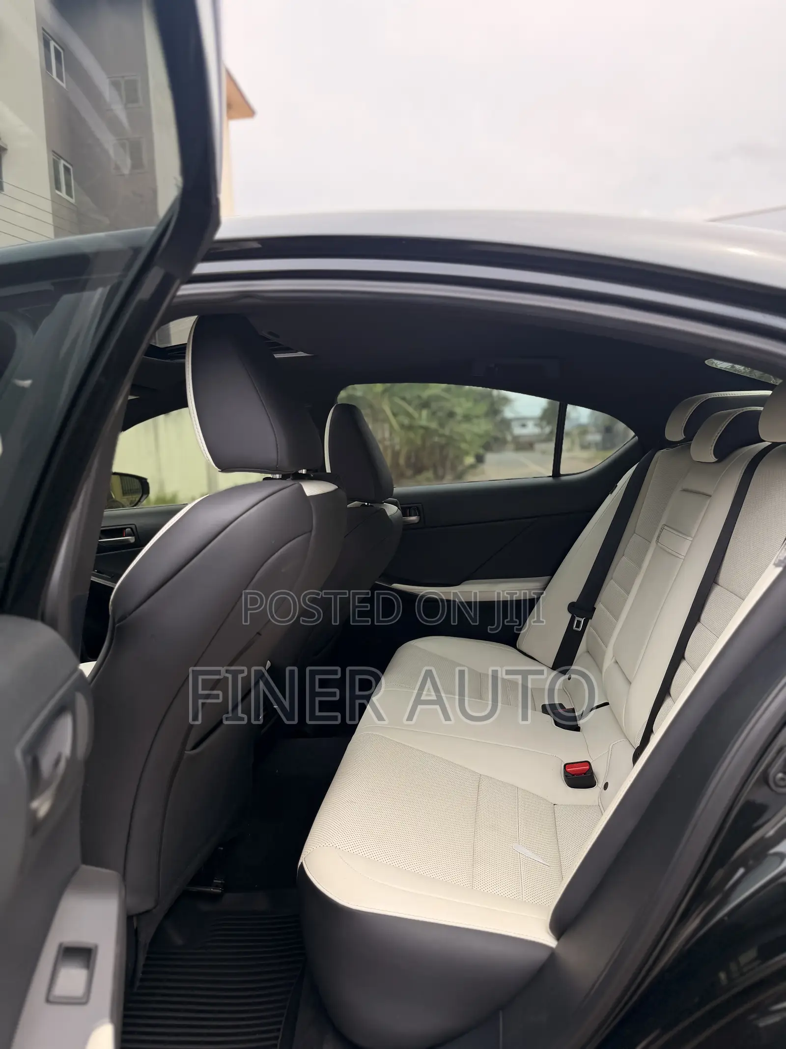 Lexus IS 2022 Black