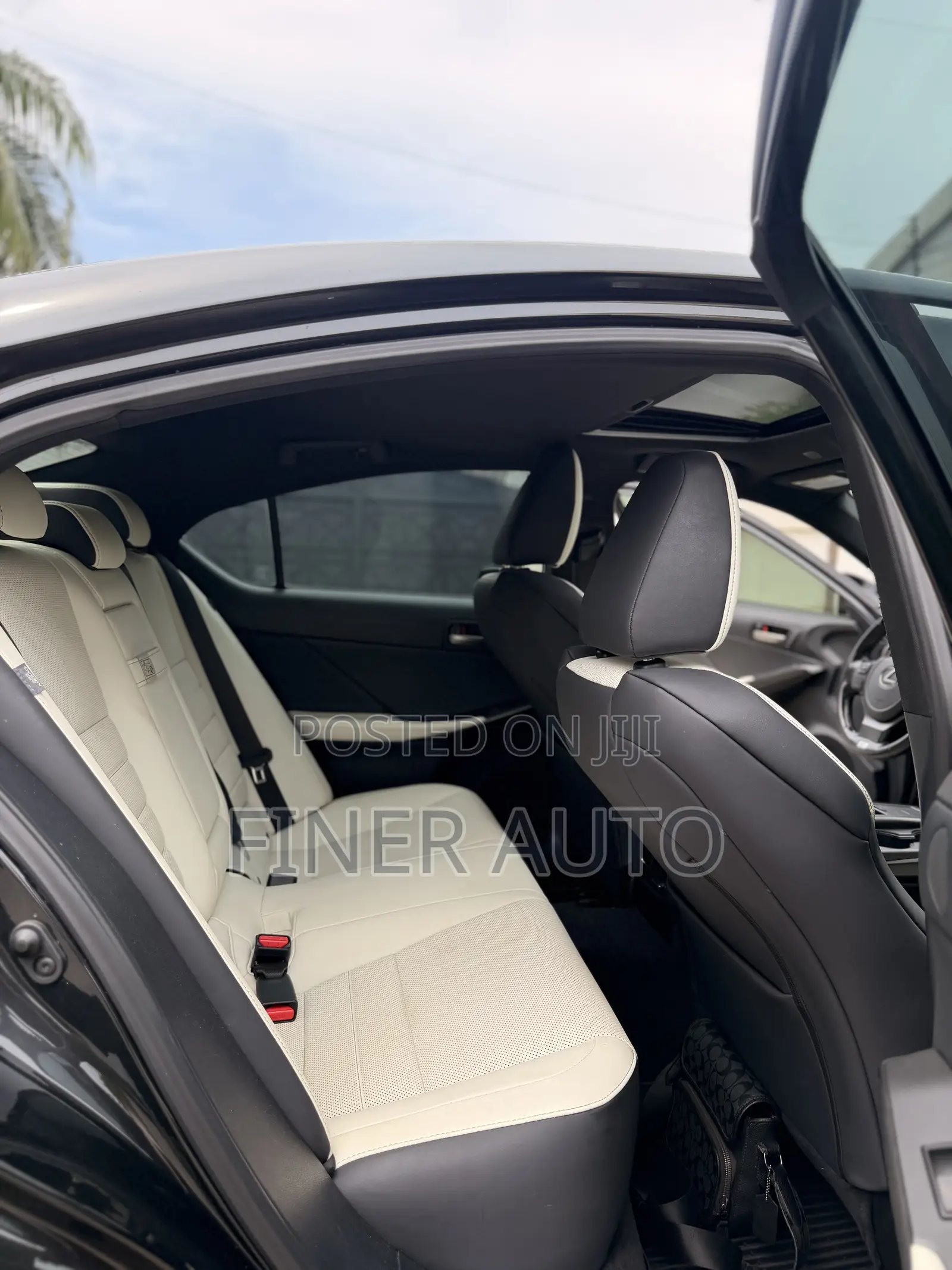 Lexus IS 2022 Black