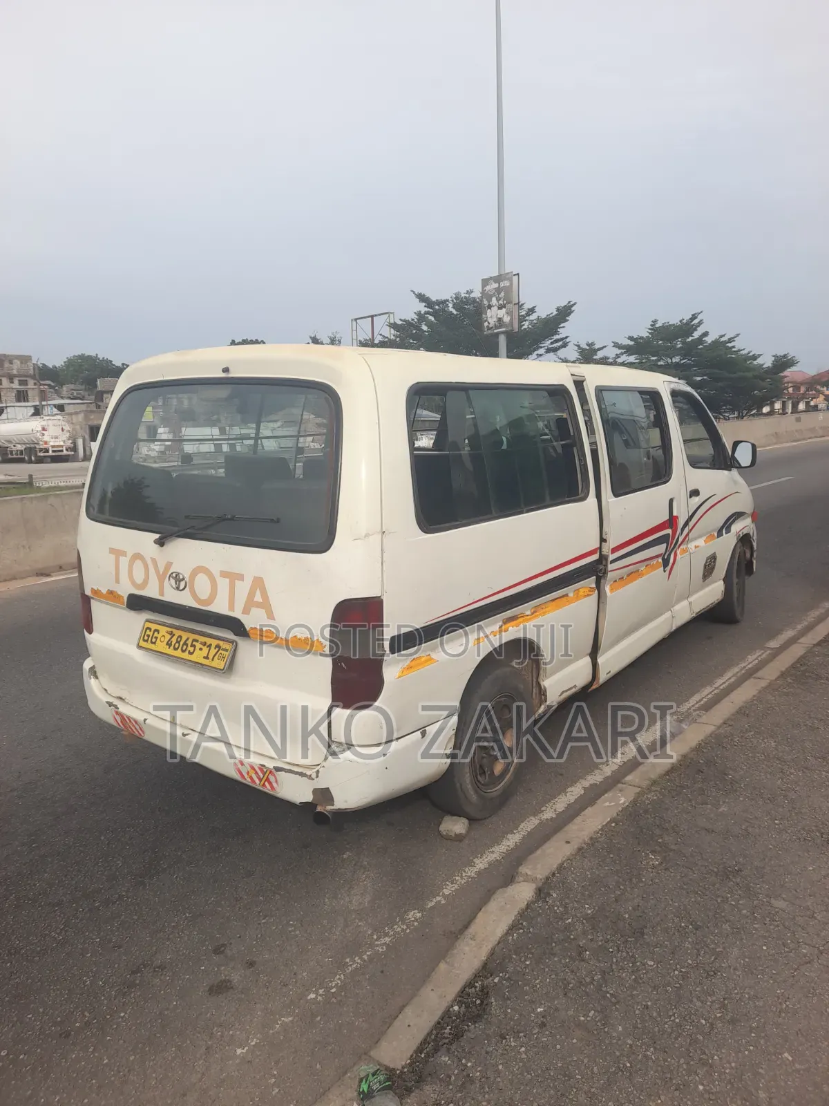 Toyota HiAce 1987 White